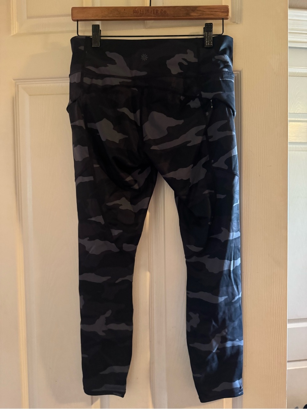 Athleta Black & Gray Camo Athletic Leggings